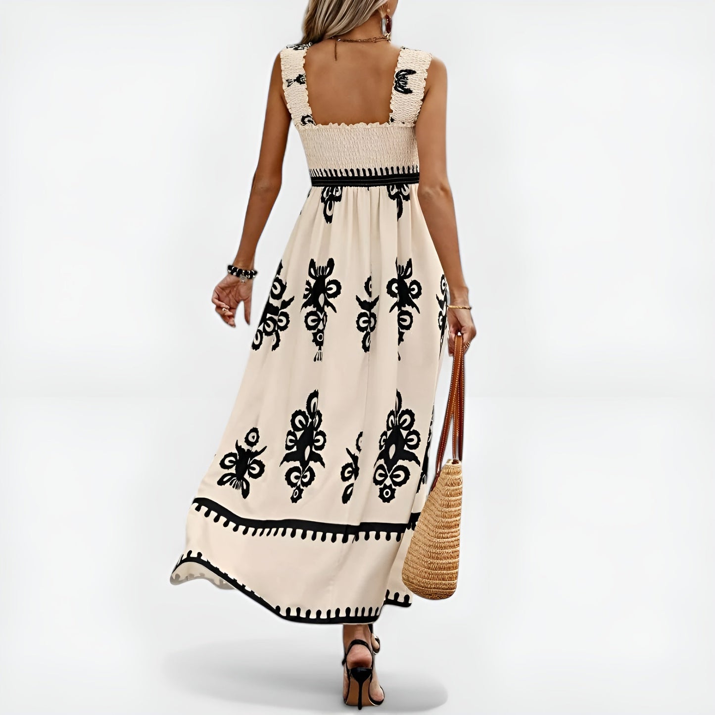 Jelka | Unik sommarklänning med avslappnad och trendig stil