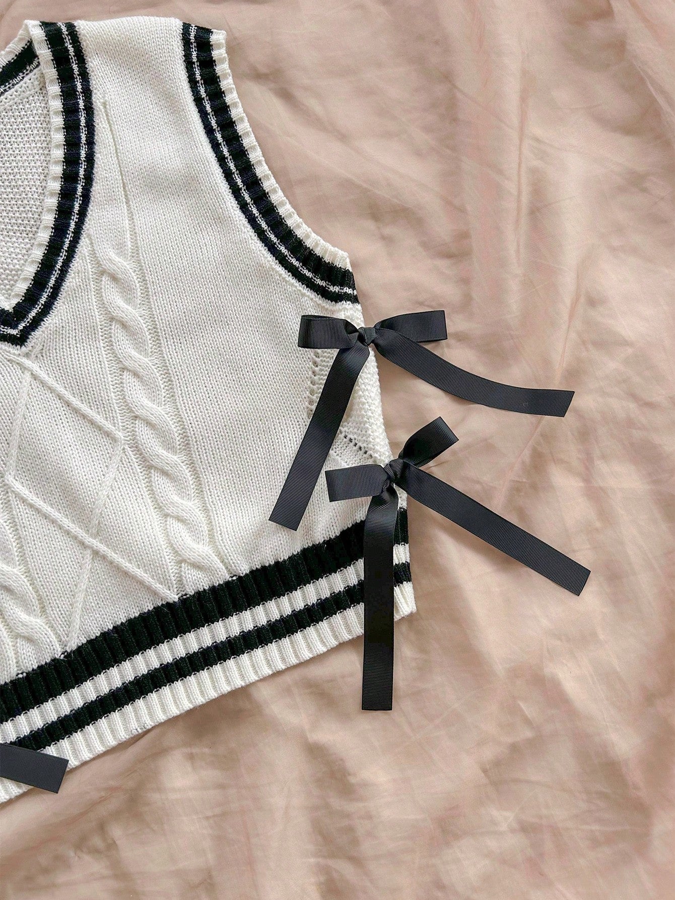 Linnea | Trendig Stickad Väst med Elegant Passform