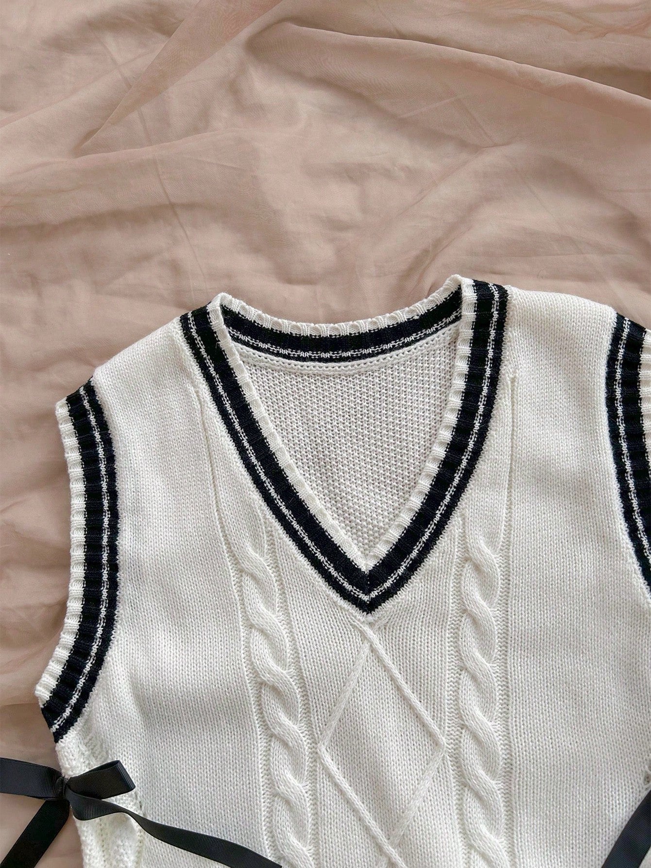 Linnea | Trendig Stickad Väst med Elegant Passform