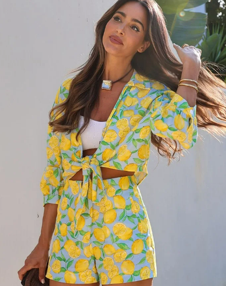 Cristine - Kort 2-delat set för kvinnor med gult frukttryc