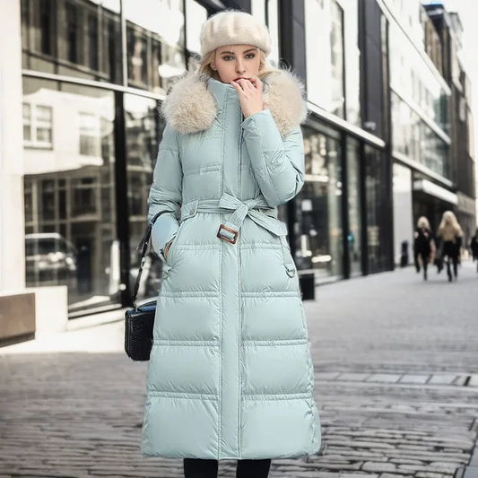Lovisa | Elegant Lång Dunjacka med Fuskpälsluva