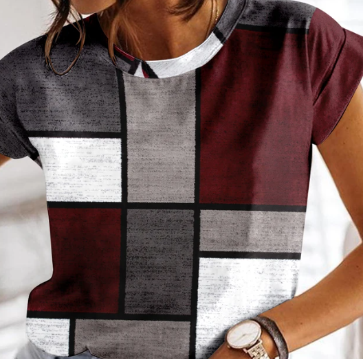 Clara - Sommarrutig T-shirt för kvinnor O-ringa