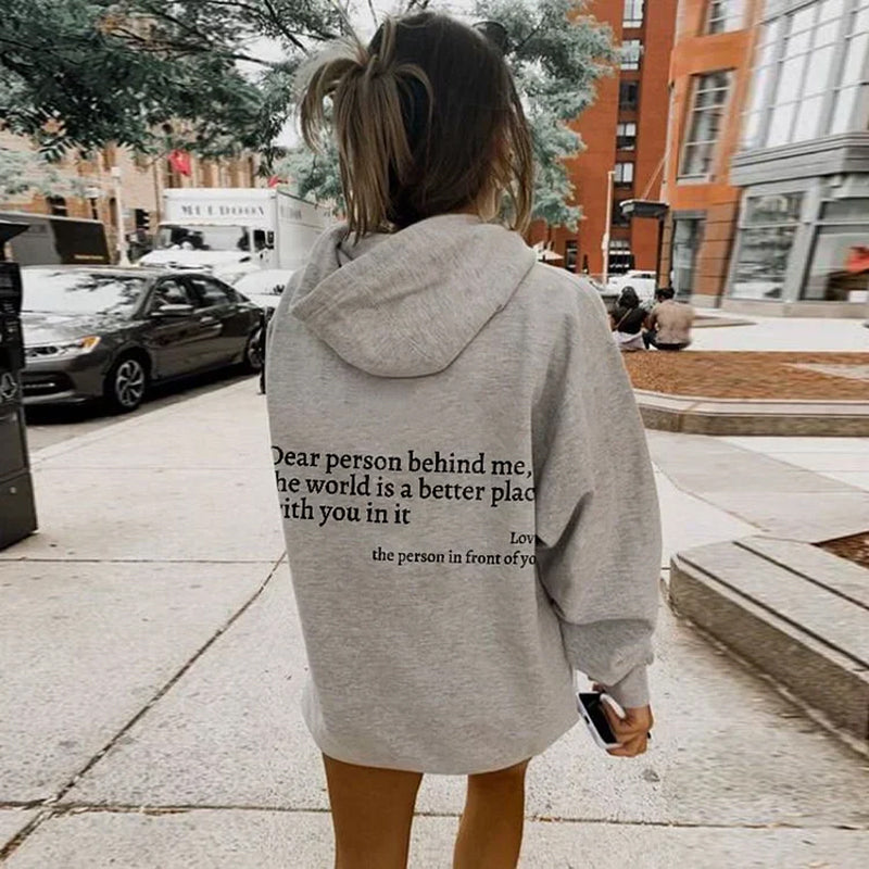 Mimmi | Dear Person Behind Me Hoodie – Mysig & Inspirerande Kläder