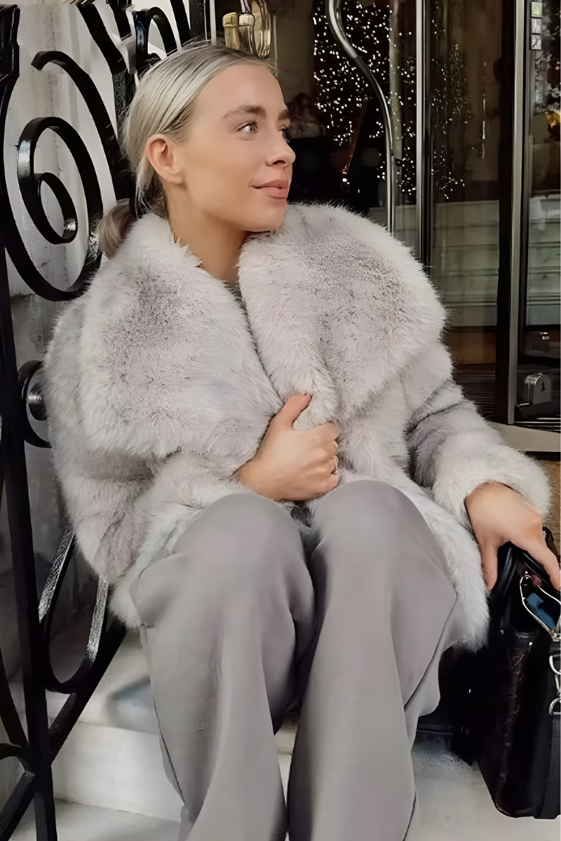 Emma | Lyxig och mjuk fuskpälsjacka för stil och värme