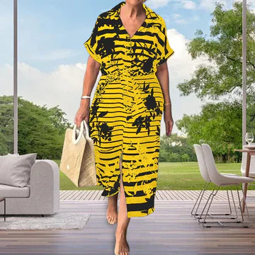 Henrietta - Kortärmad klänning med slitsad fål