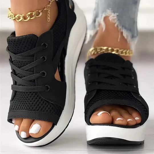 Lena - Sandaler med peep toe-plattfor