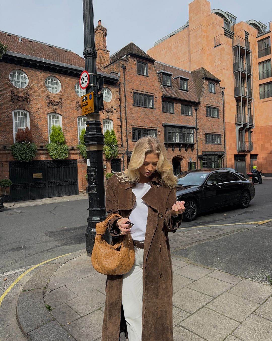 Charlotte | Stilren Trenchcoat med Modern Design