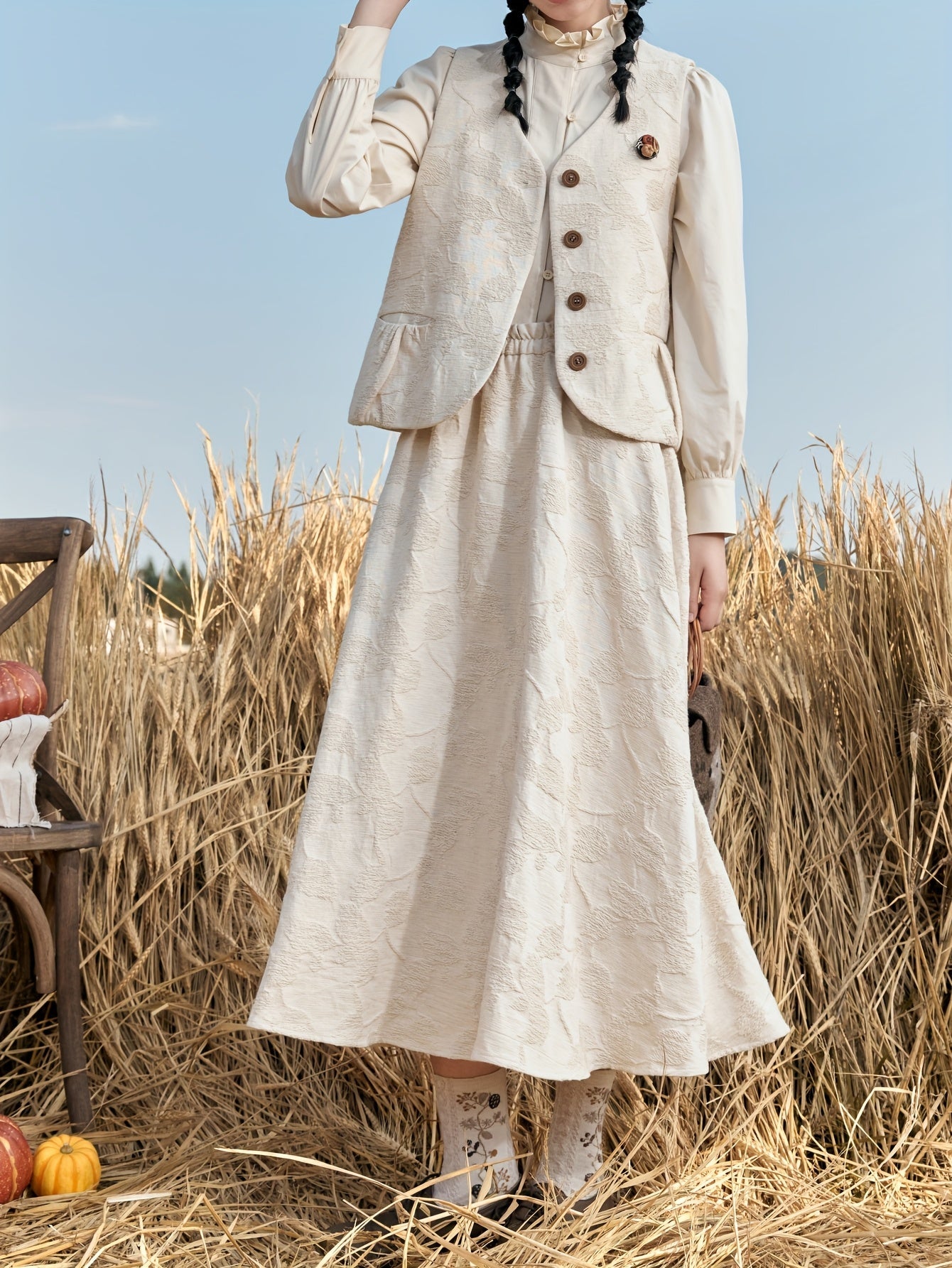 Freja | Midilång jeanskjol med vintagebroderi