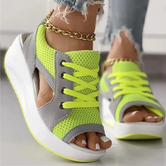 Lena - Sandaler med peep toe-plattfor