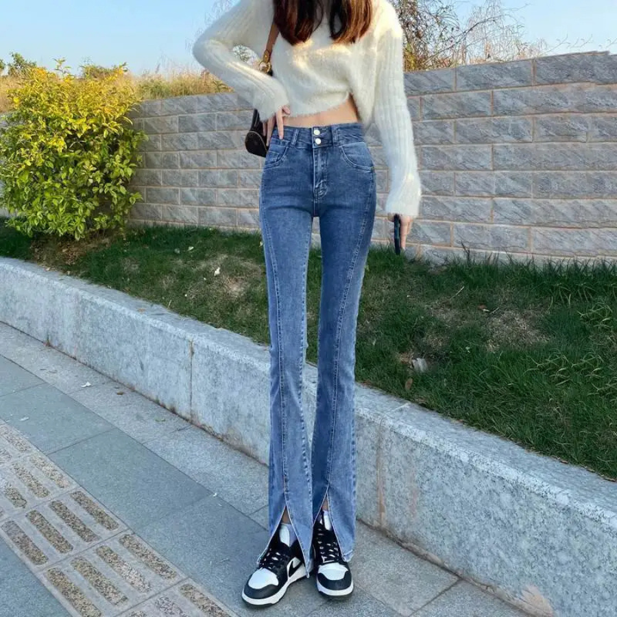 Chena | Avslappnade Höga Flared Byxor