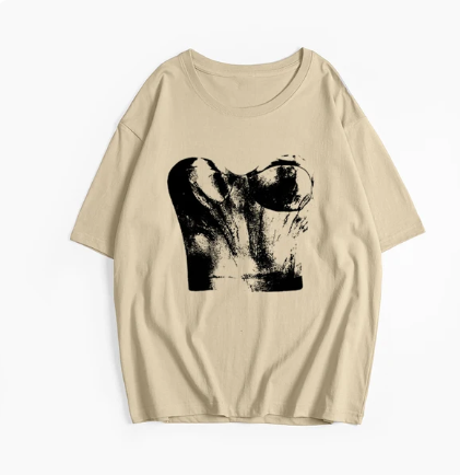 Britta - Hirsionsan Harajuku T-shirt med grafiskt tryc