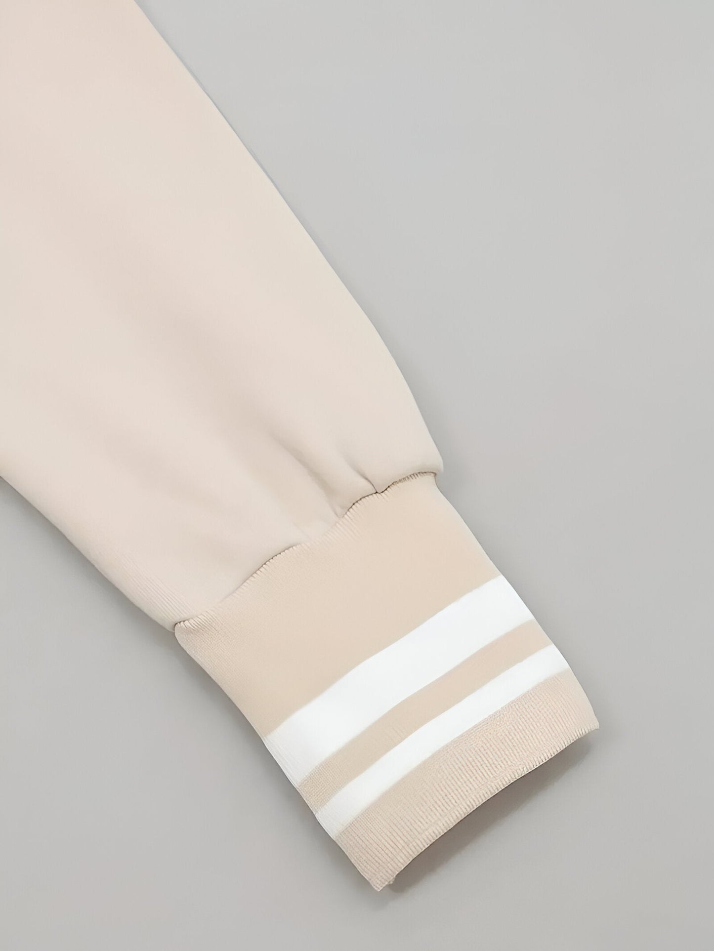 Carmen | Avslappnad huvjacka med dragkedja för höst och vinter