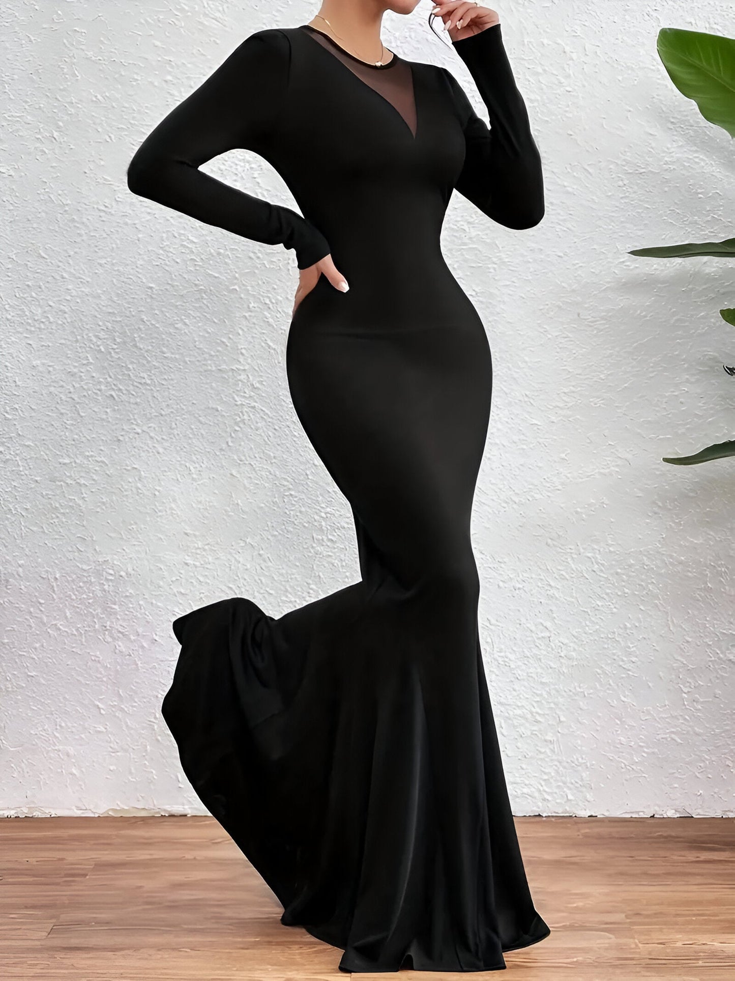 Ute | Elegant långärmad sjöjungfru-maxiklänning