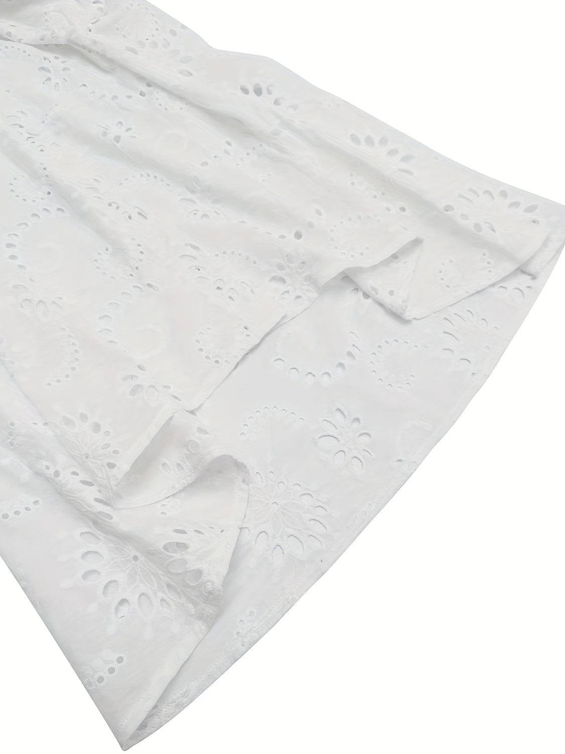 Selma | Broderad Blus med Spetskant