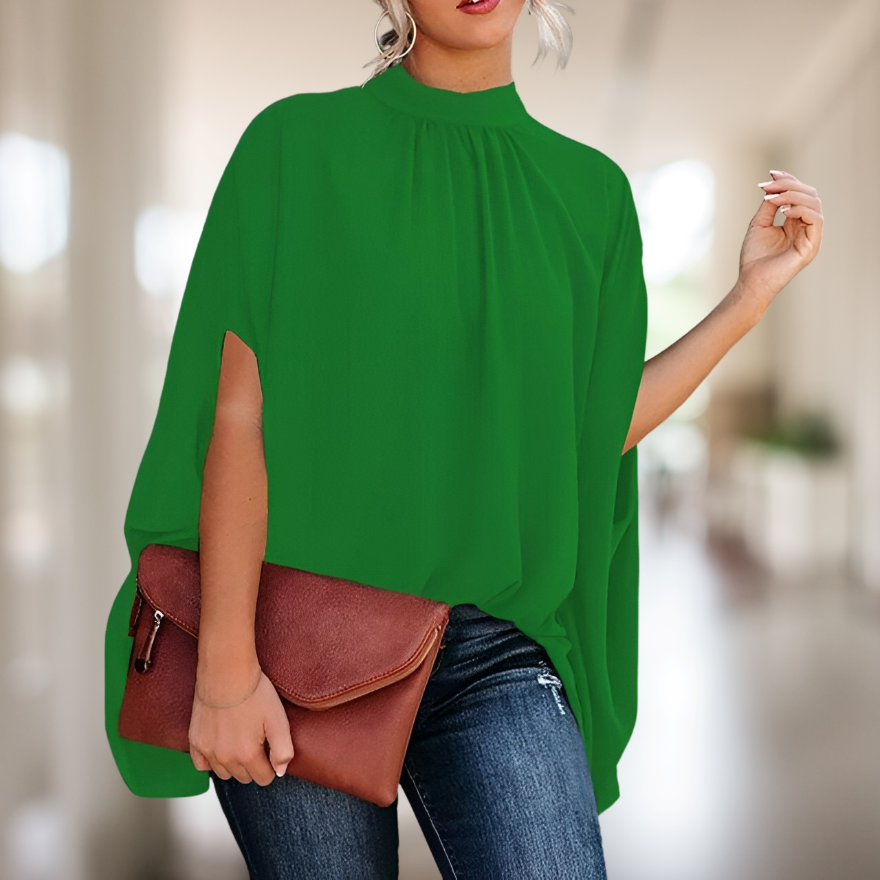 Malin | Chic Blus med Abstrakt Mönster för en Modern Look