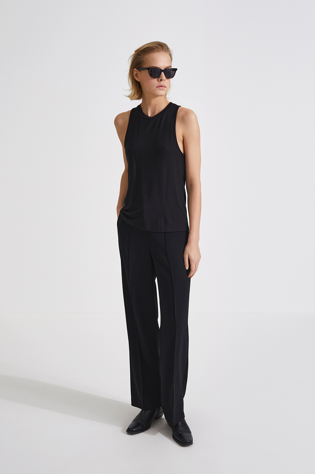 Matilda | Klassiska svarta byxor med vida ben