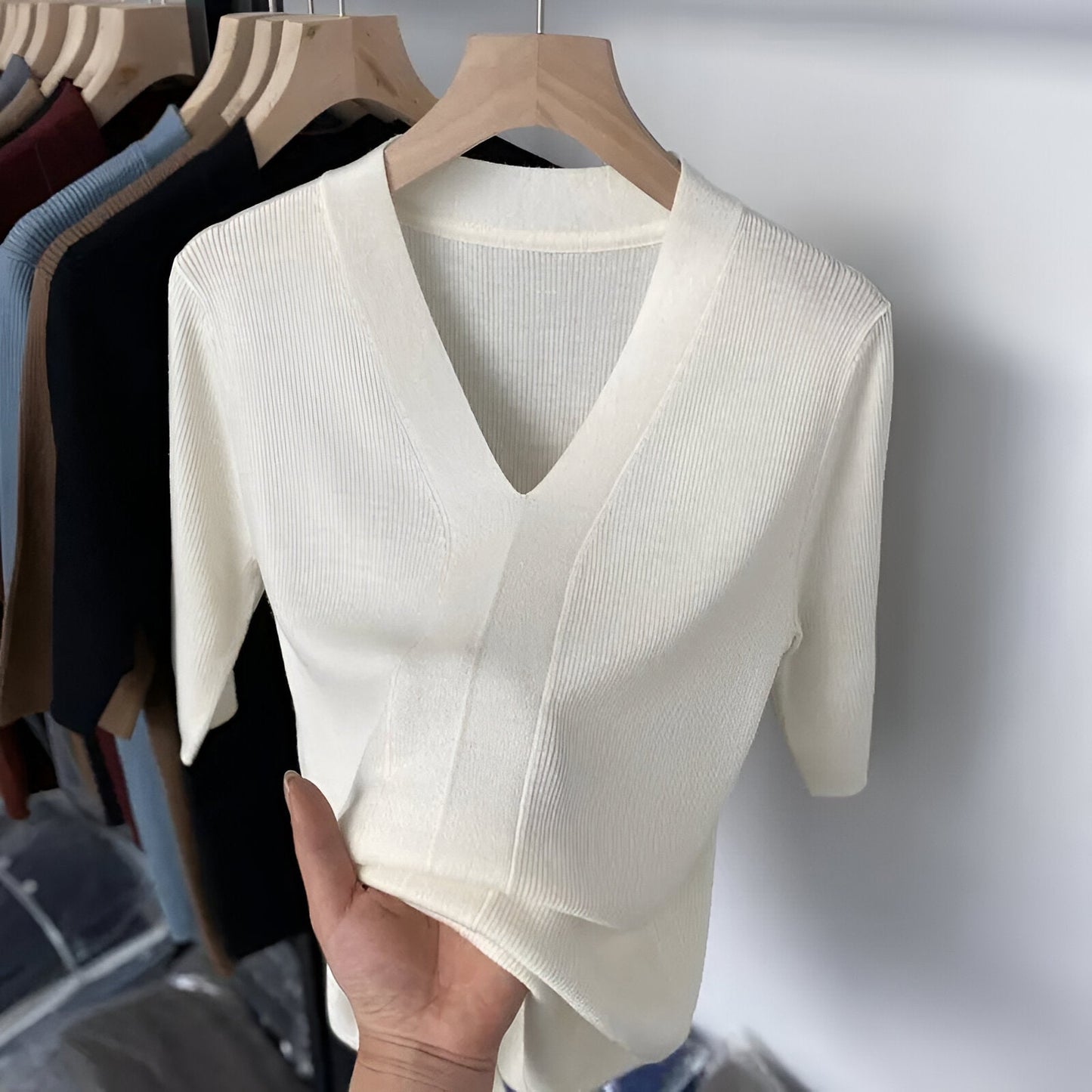 Wanda | Enkelt chic randig stickad tröja