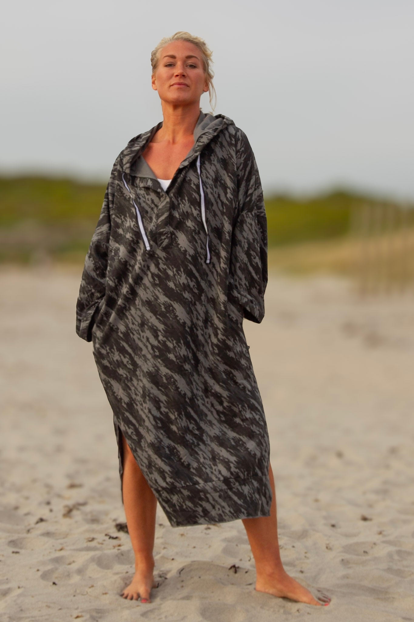 Kokomo | Grå Hoodieklänning Med Camo-Print