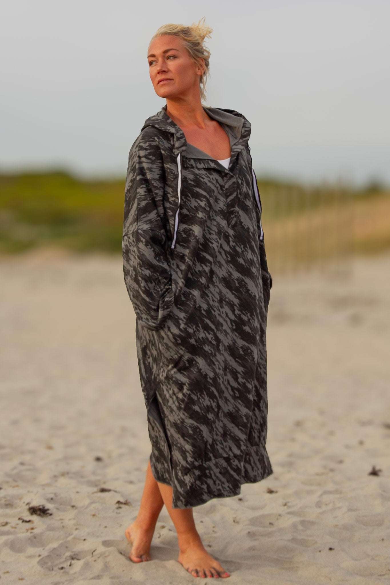 Kokomo | Grå Hoodieklänning Med Camo-Print