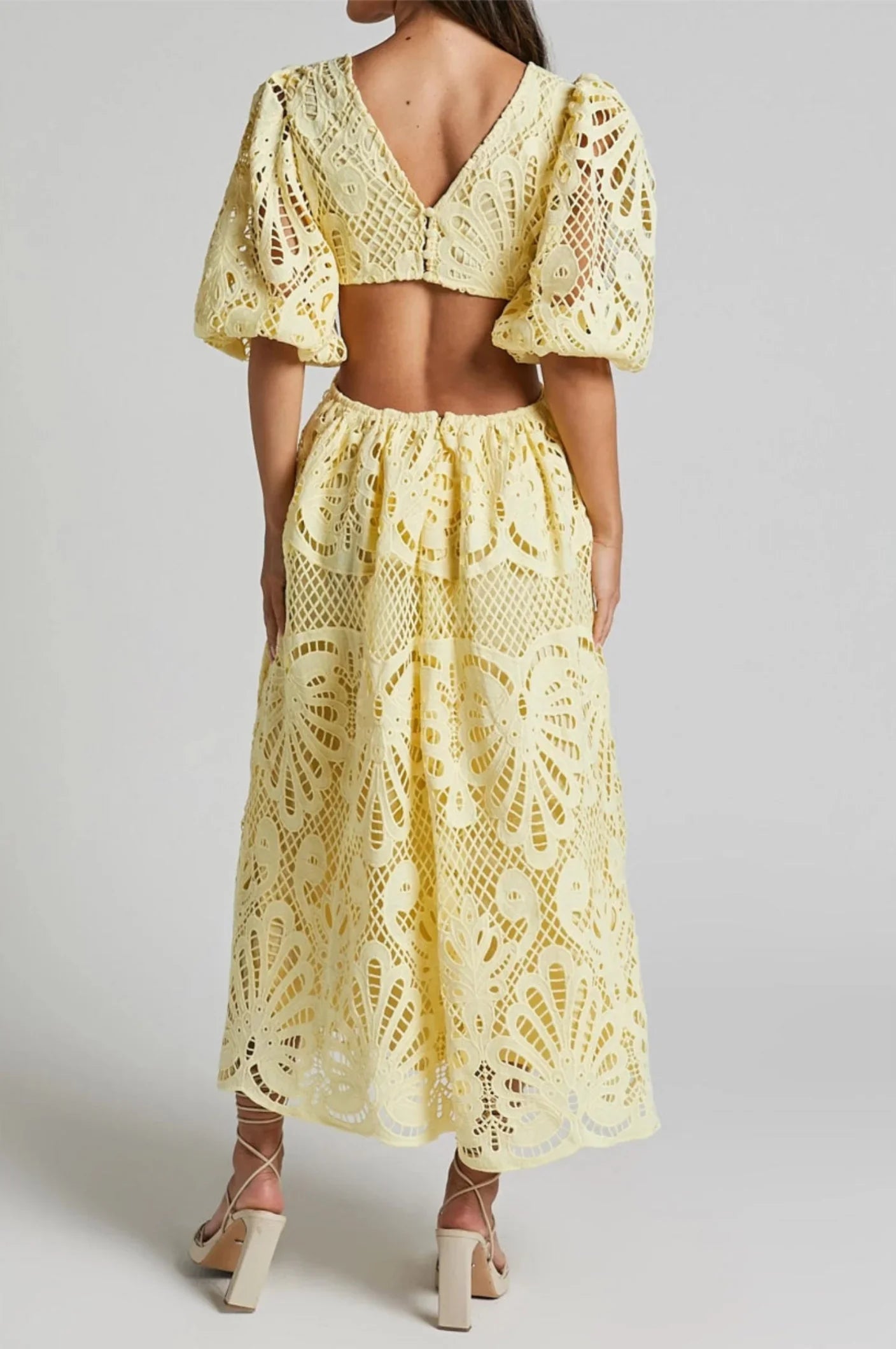 Sofia | Elegant och stilren klänning för fest och vardag