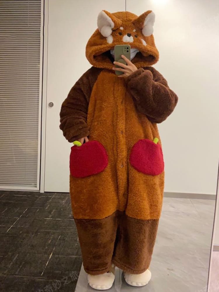 Eira | Kawaii Red Panda Pyjamas för mysiga stunder