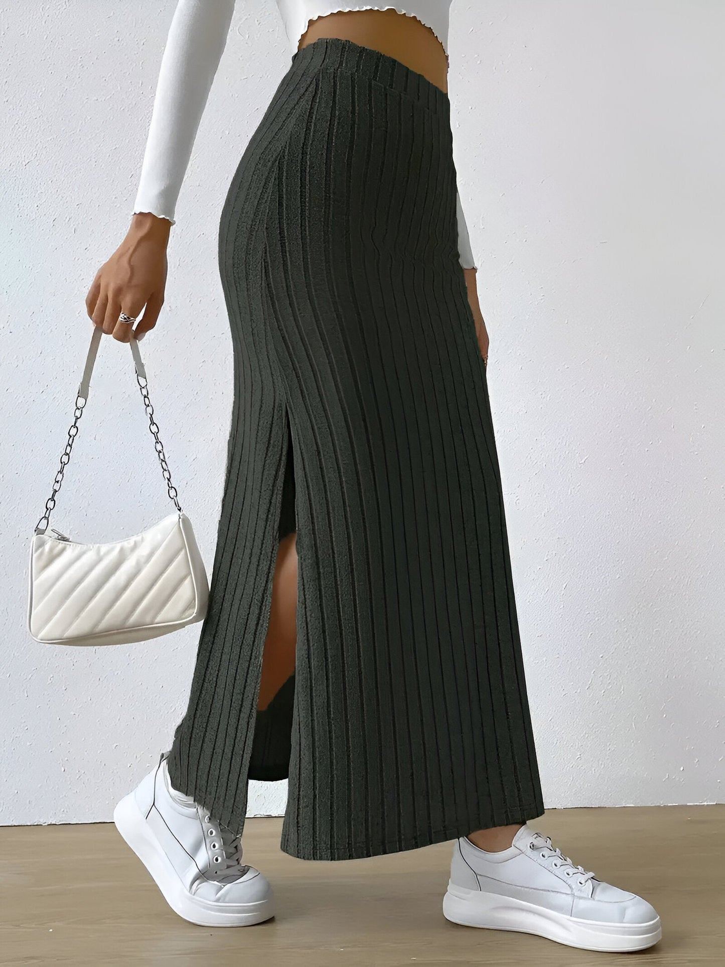 Lavinia | Stickad kjol med höftslits för kvinnor