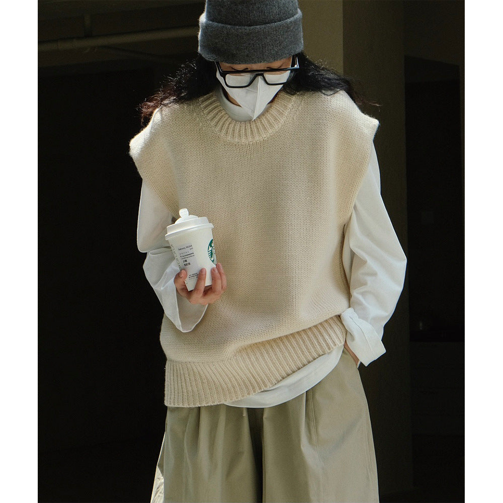 Annika | Elegant Stickad Väst med Tidlös Silhuett