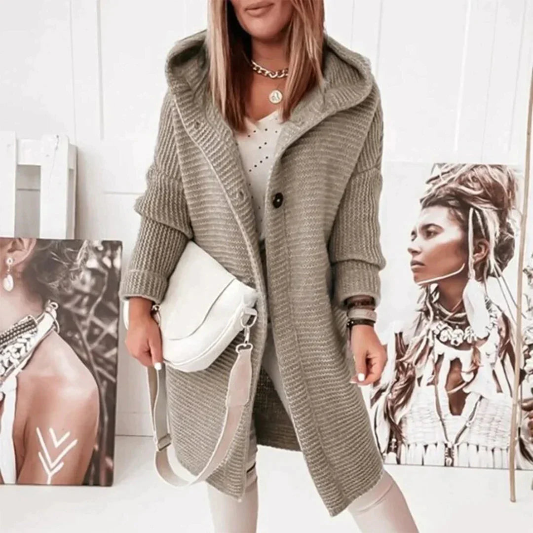 Signe | Elegant Och Mysig Stickad Vinterkappa Med Knappar