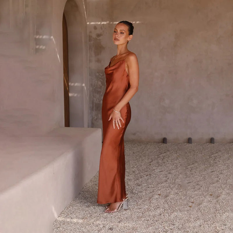 Leonie | Lång Satängklänning