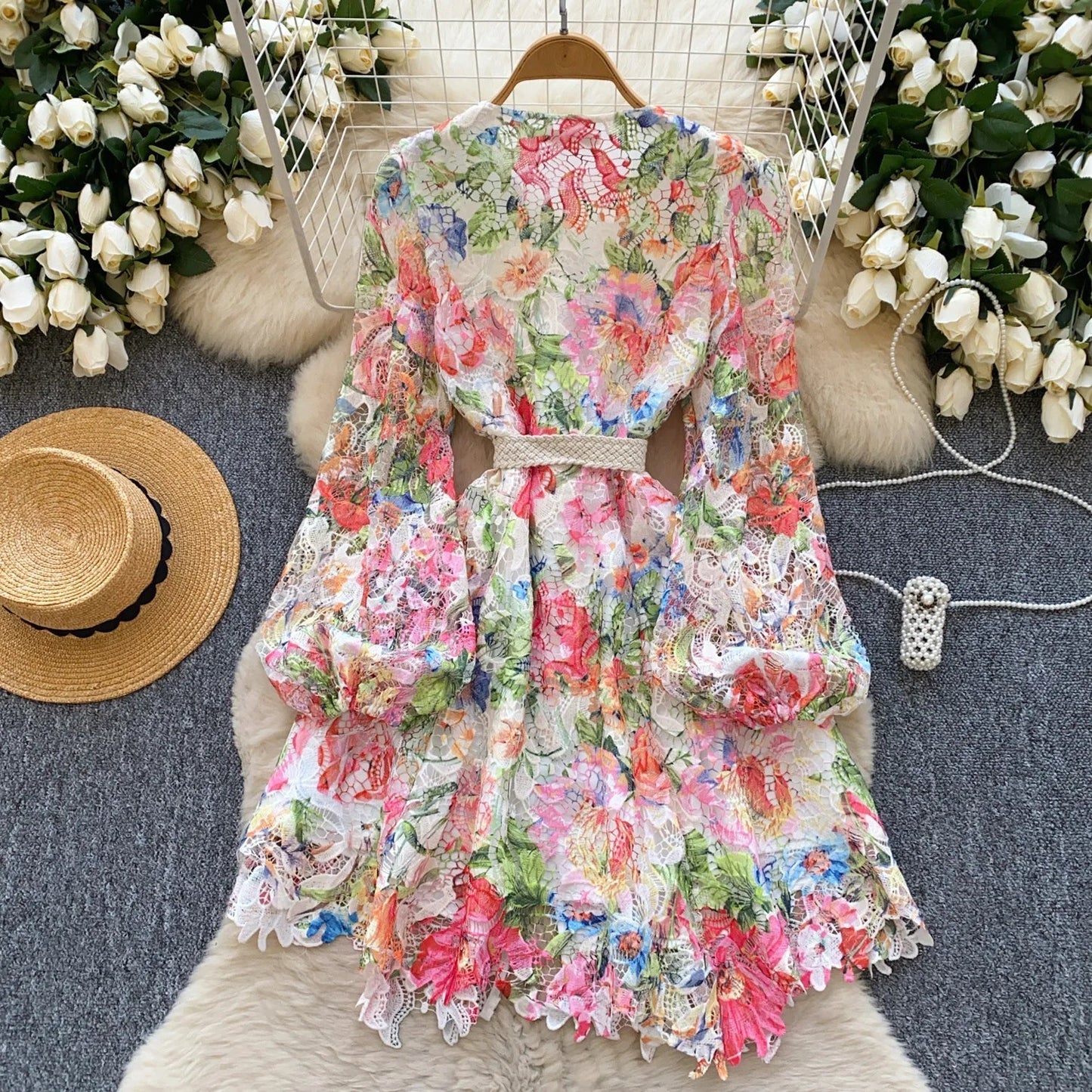 Fiorella | Blommig Miniklänning I Spets