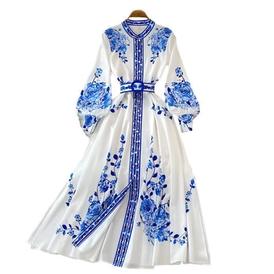 Celestia | Porslinsblå Maxiklänning Med Tidlös Elegans