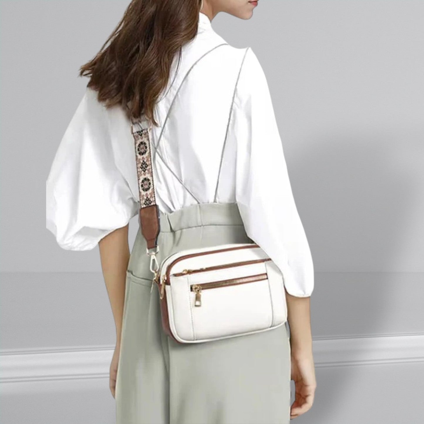 Romy | Stilren Handväska i Veganskt Läder