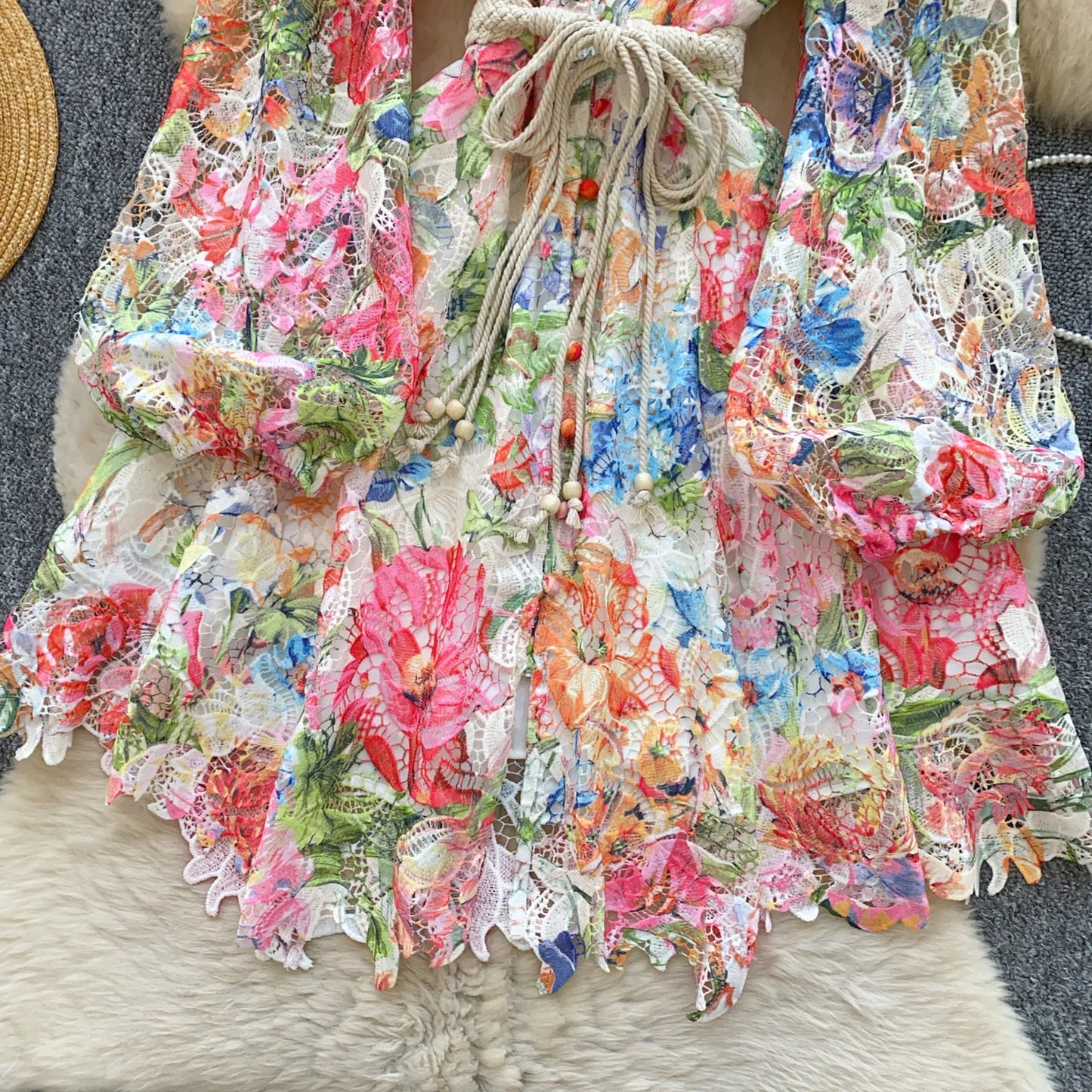 Fiorella | Blommig Miniklänning I Spets