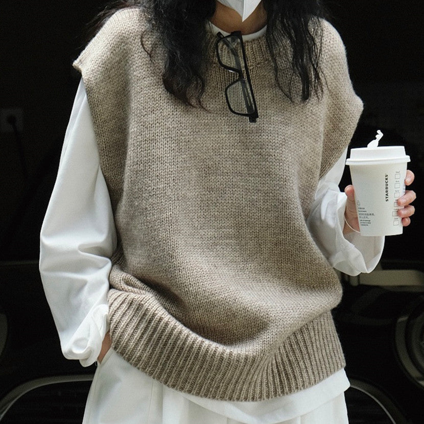 Annika | Elegant Stickad Väst med Tidlös Silhuett