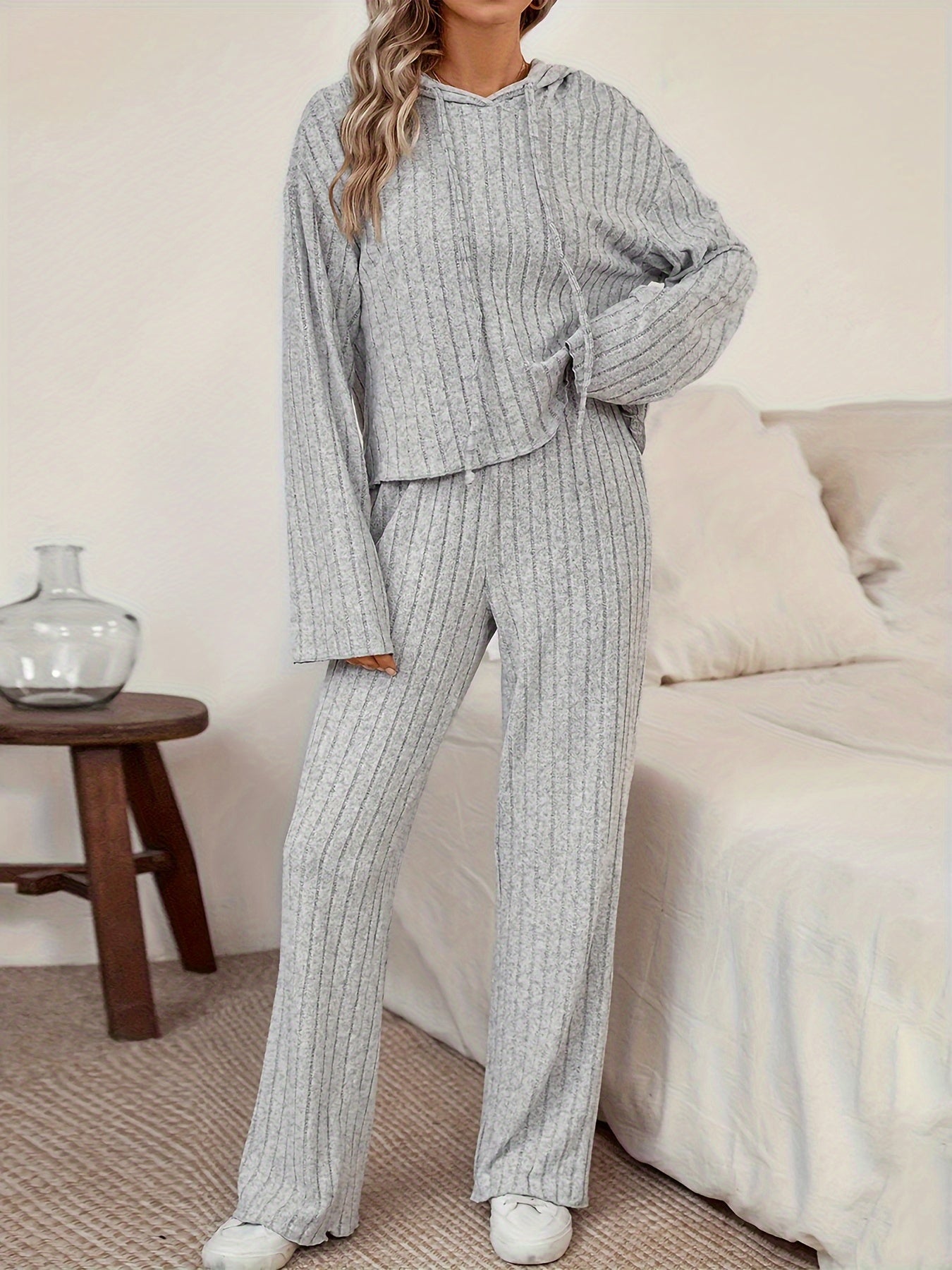 Chloe | Casual Stickad Hoodie & Raka Joggers