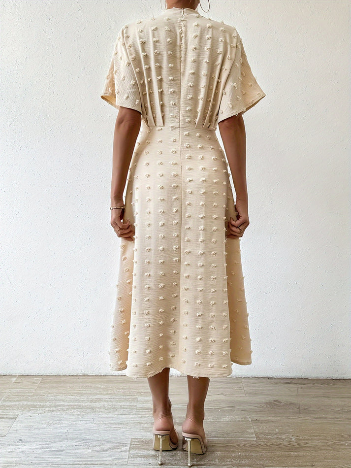 Alma | Prickig Plisserad Midi Klänning För Formella Tillfällen