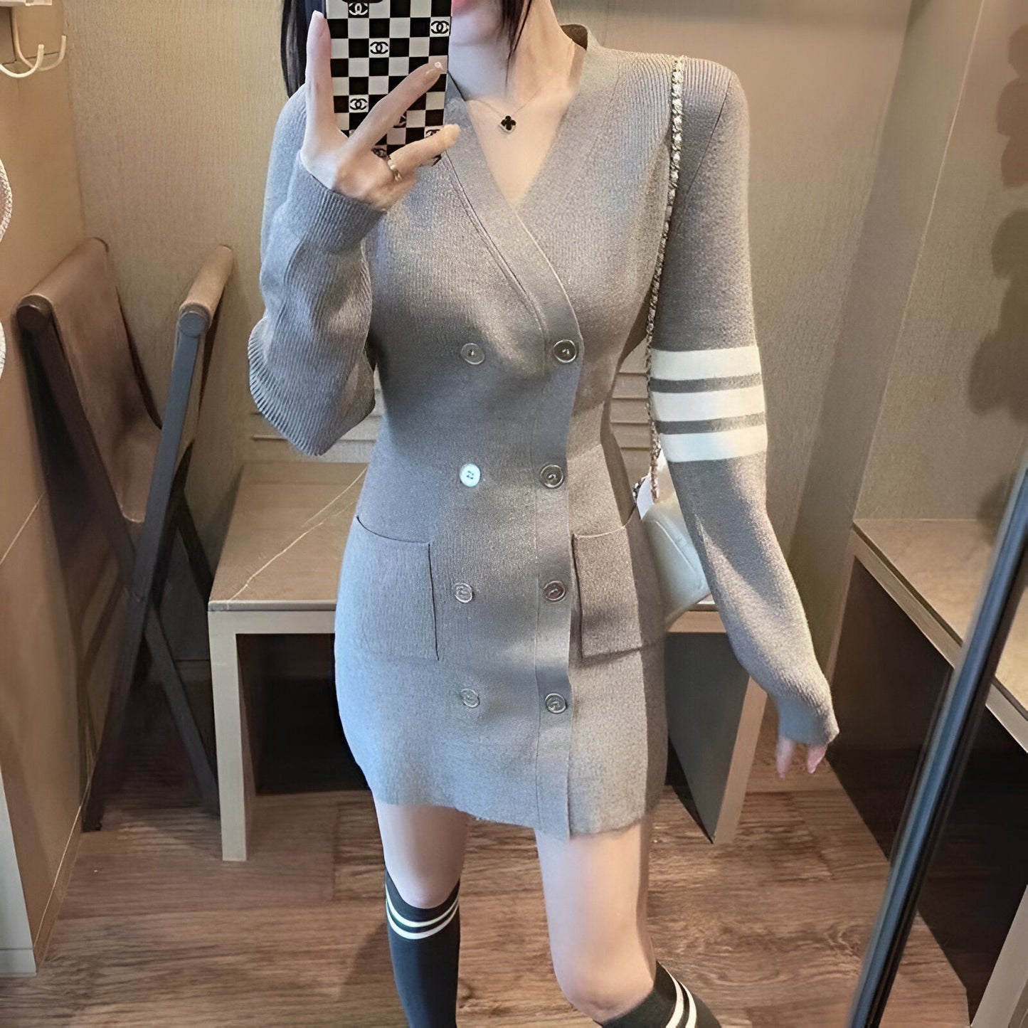 Johanna |Sexig och feminin virkad miniklänning