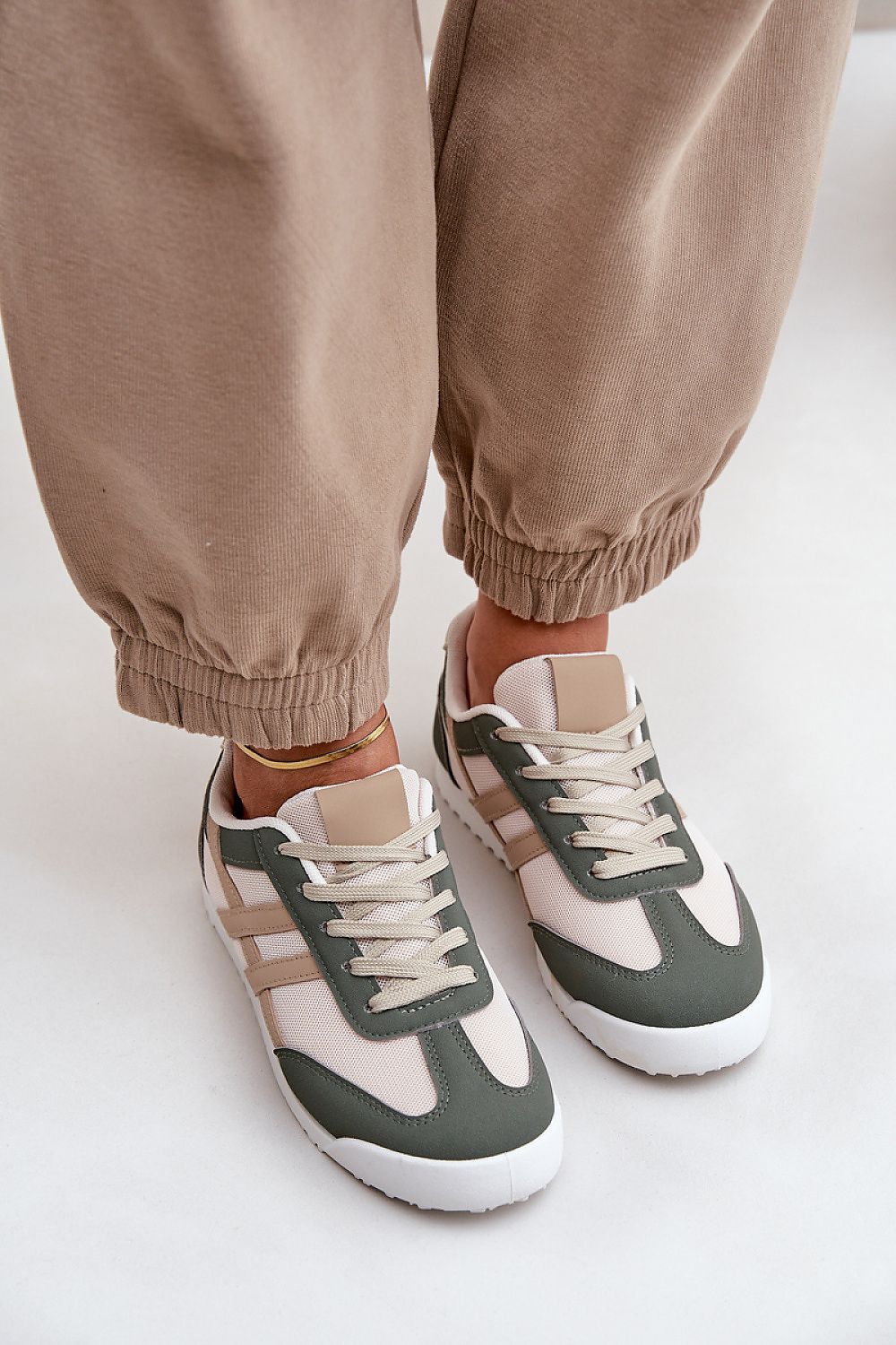 Mariana | låga sneakers i mesh och eco-läder