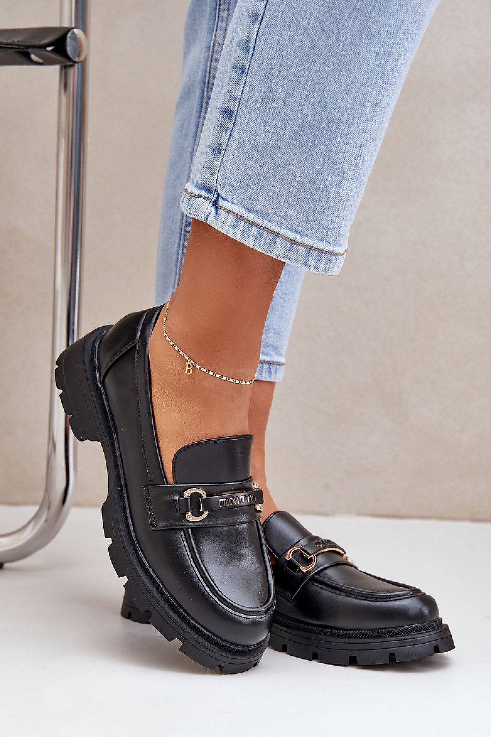Emilia | klassiska loafers med dekorativ rem