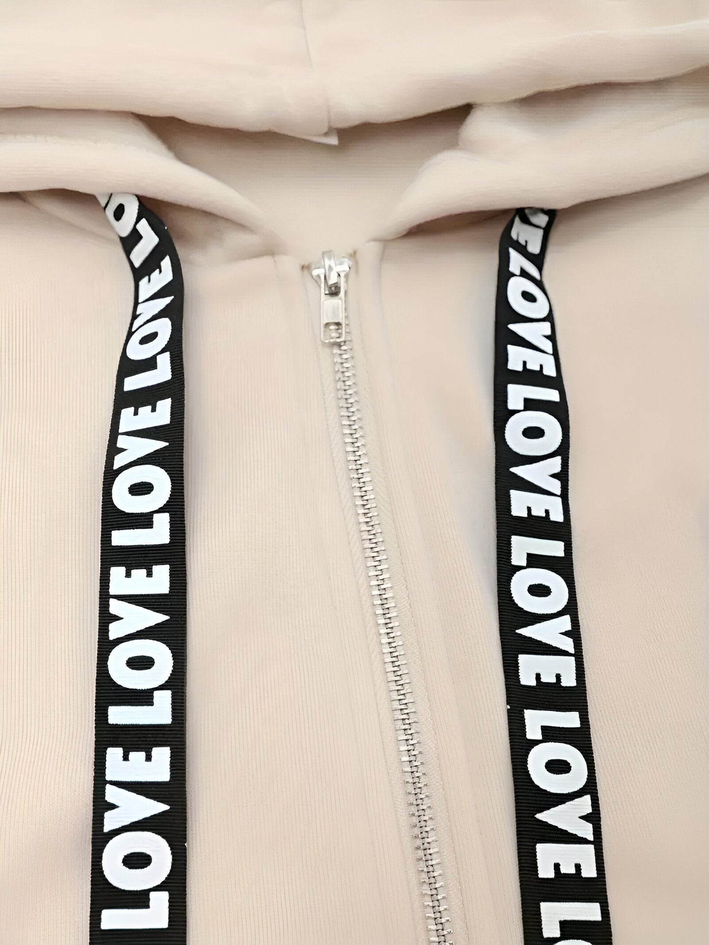 Carmen | Avslappnad huvjacka med dragkedja för höst och vinter