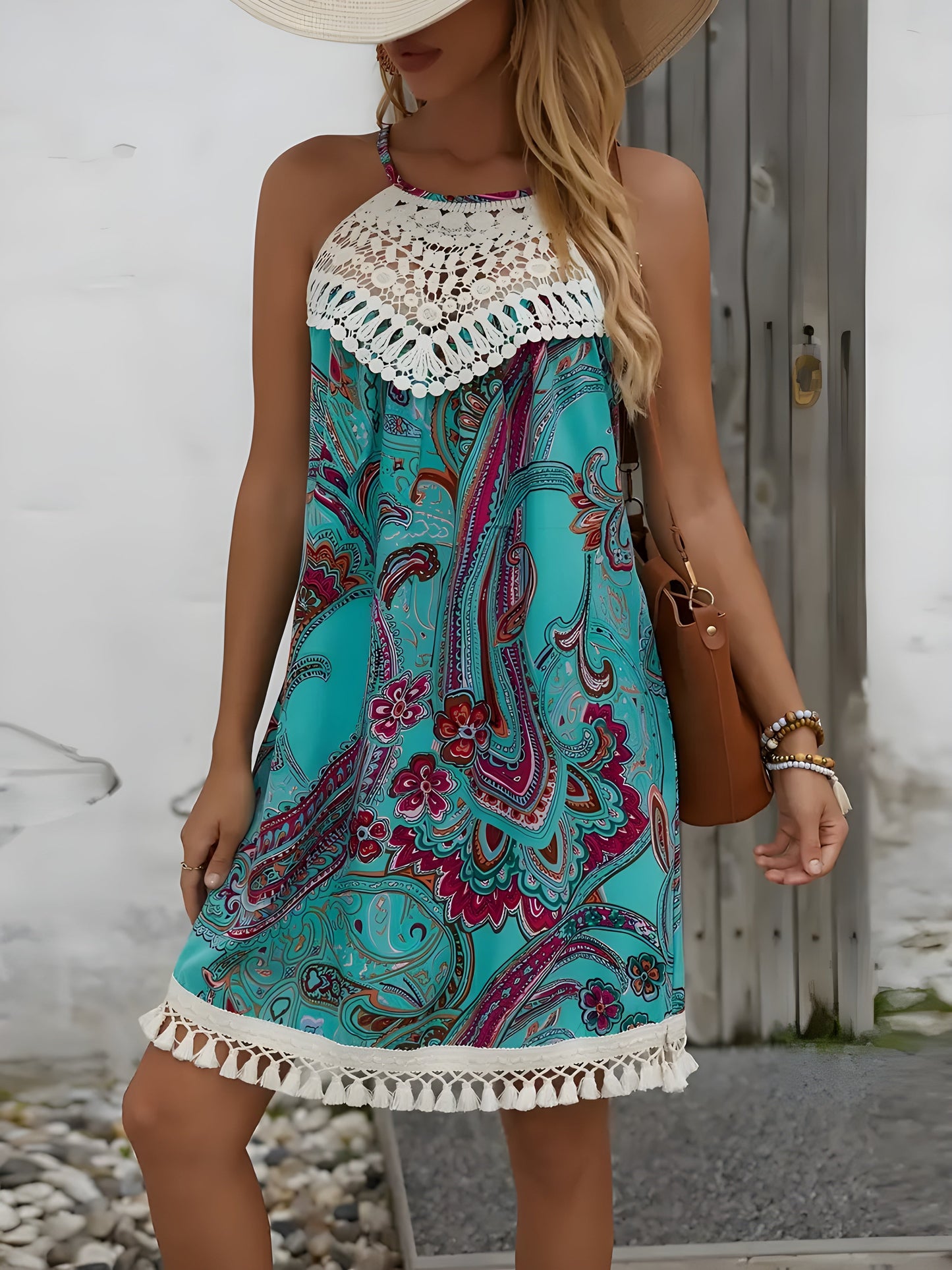 Preben | Boho Halterklänning Med Paisleymönster Och Sommarvibe