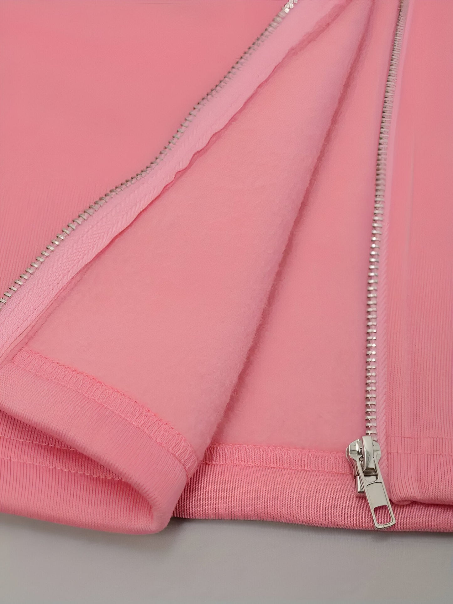 Carmen | Avslappnad huvjacka med dragkedja för höst och vinter