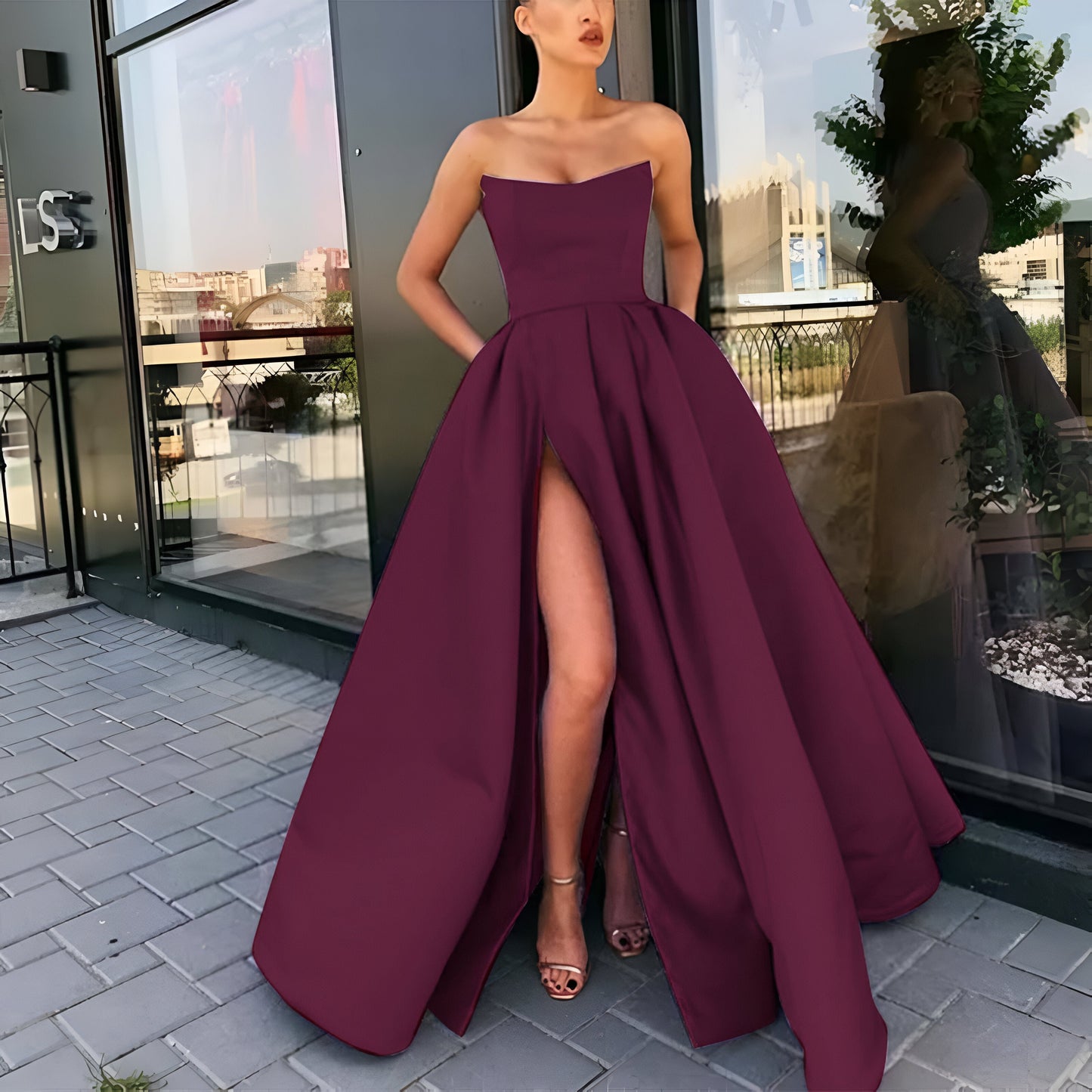 Olivia | Elegant aftonklänning med hög slit