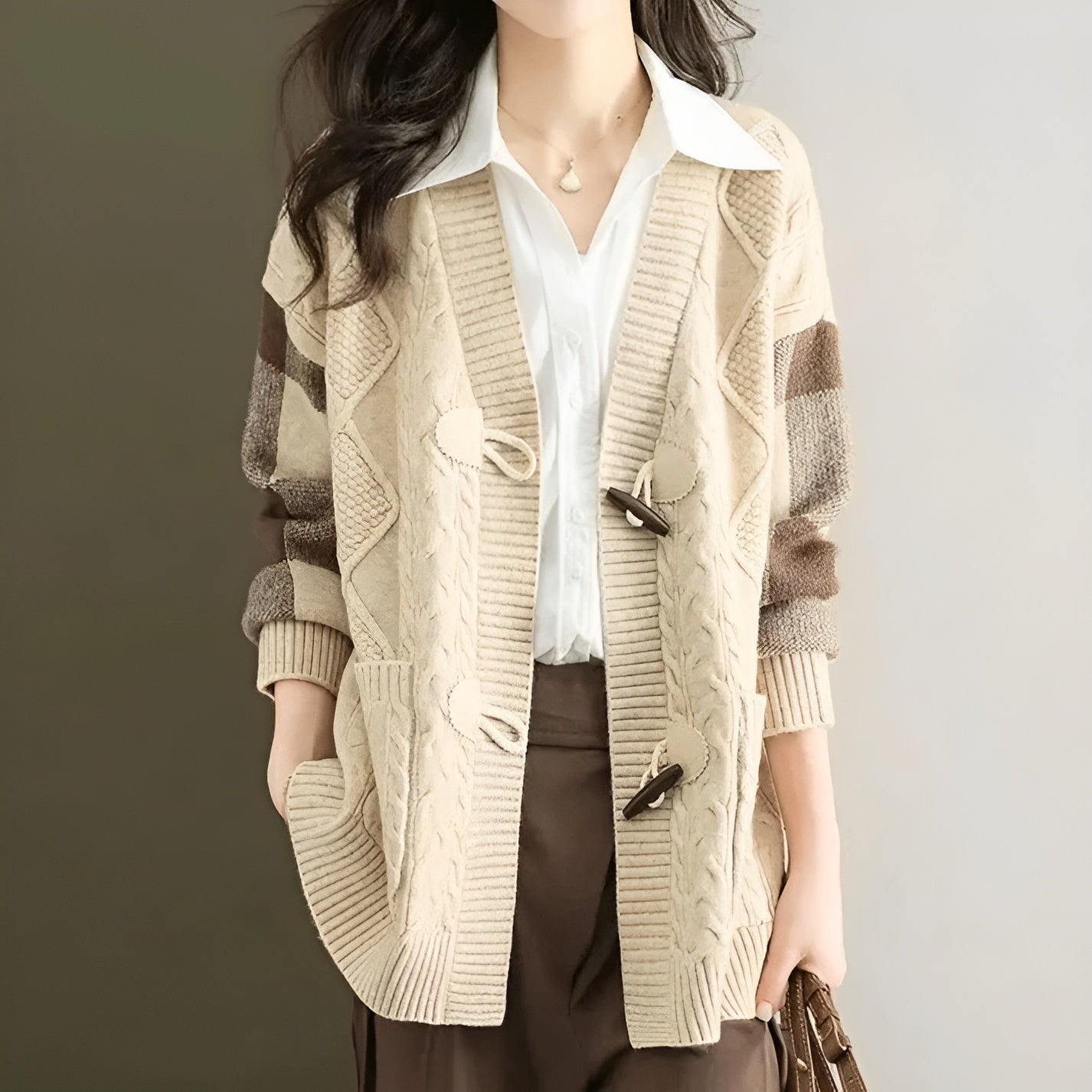 Tyra | Elegant Långstickad Cardigan med Sofistikerad Look