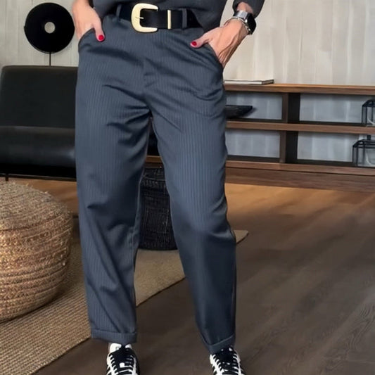 Alva | Stilrena randiga kostymbyxor för en sofistikerad look