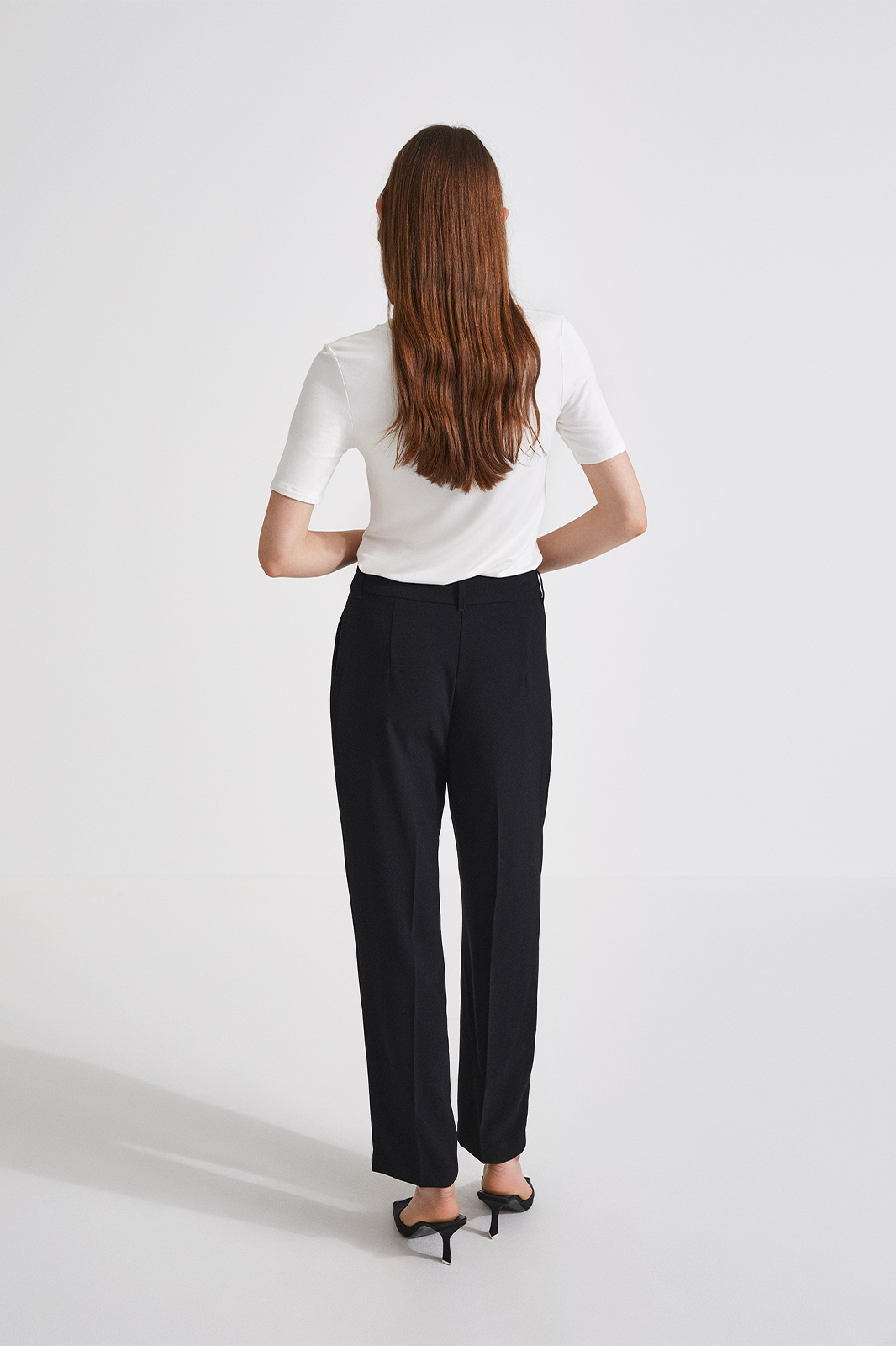 Kristina | Svarta Croppade Kostymbyxor